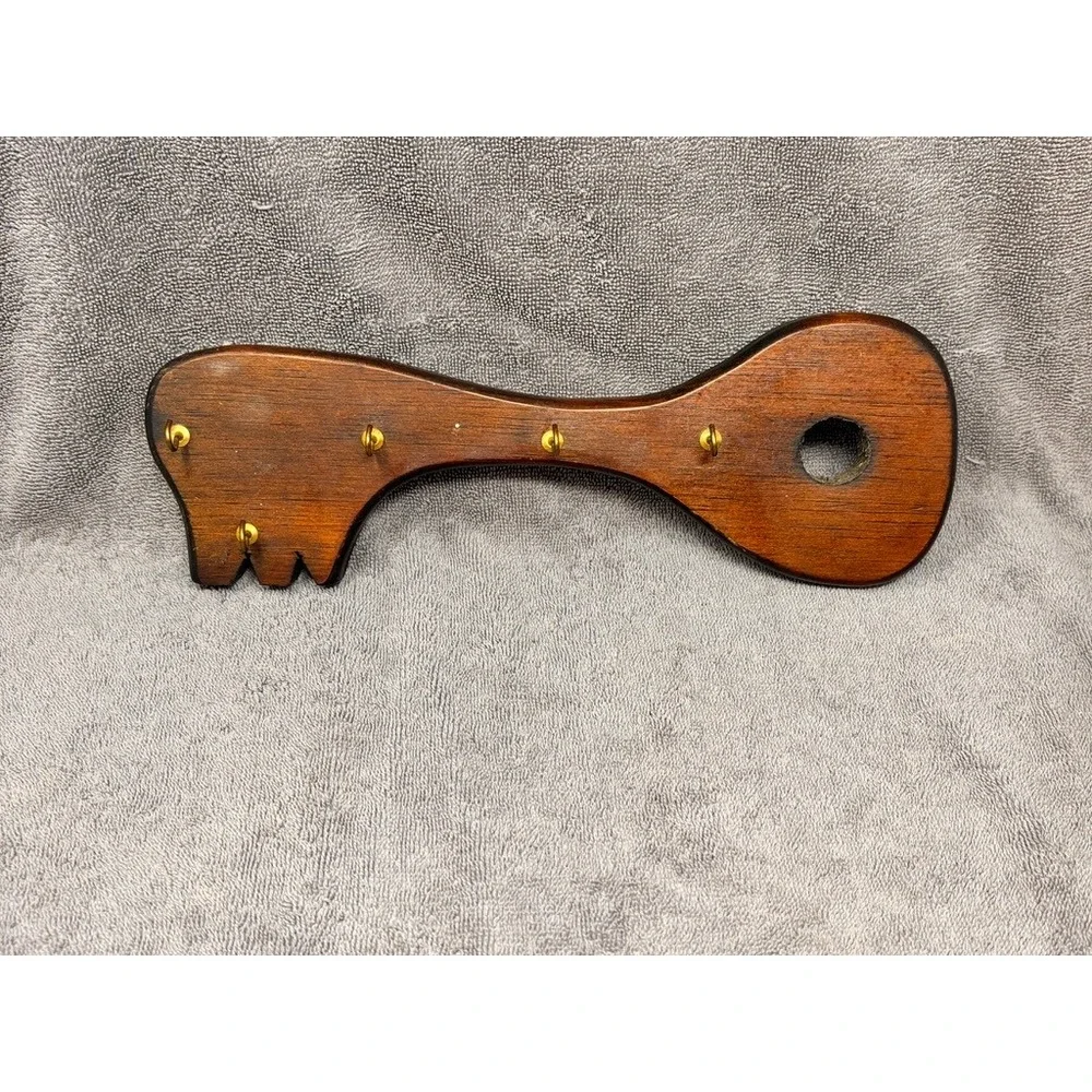 Vintage Wooden Key Holder Wall Rack 5 Peg Skeleton Key Shape 12
